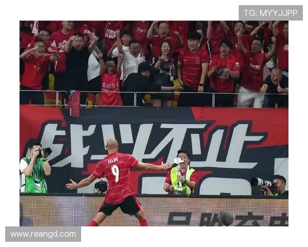 马德兴怒斥足协高层脱离实际炎热天气下超长补时缺乏人性关怀